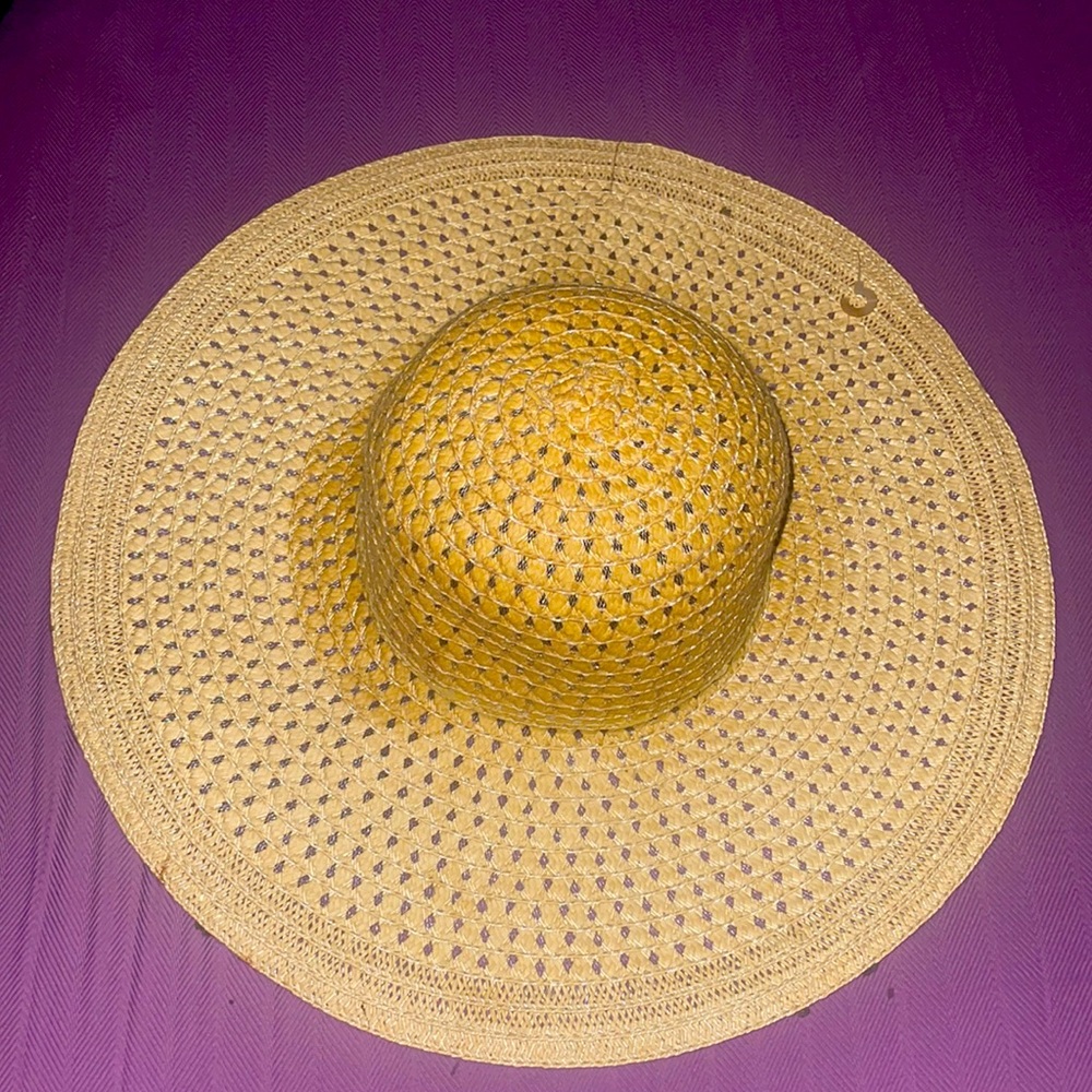 Sunvisor for the beach by Jacobson Hats